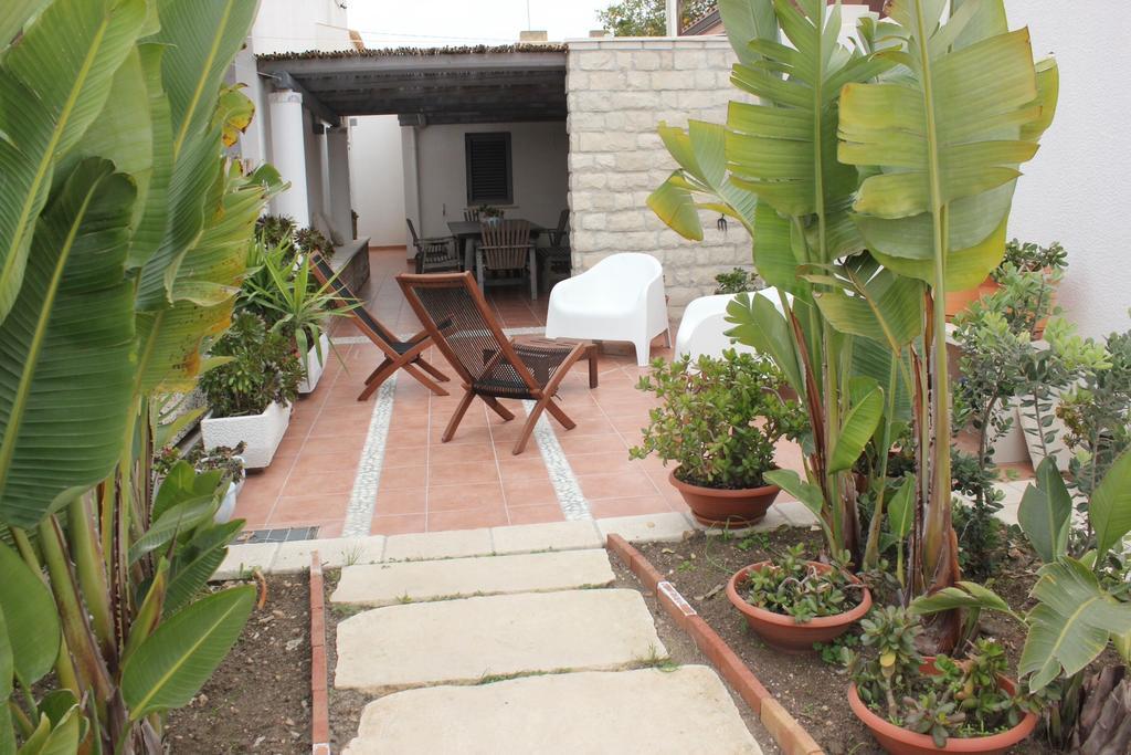 Baia San Lorenzo Reitani Bilik gambar